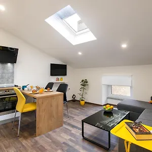 Appartamento Hana - Attic In City Center, Pola